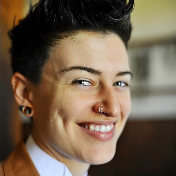 Meet your Posher, Dani - Picture 3 of 6